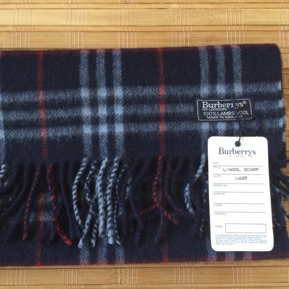 Vintage NWT Burberrys of London Lambswool Scarf - Picture 4 of 7